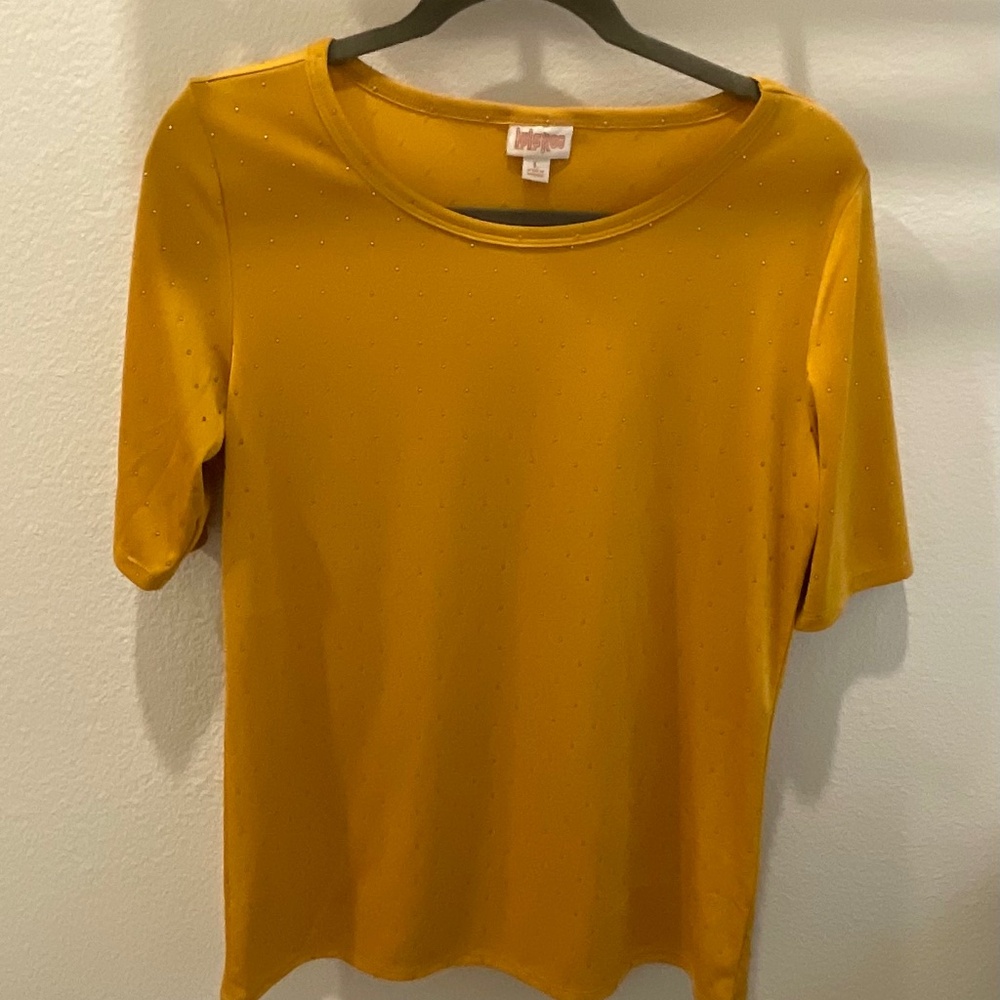 Lularoe mustard colored tee shirt